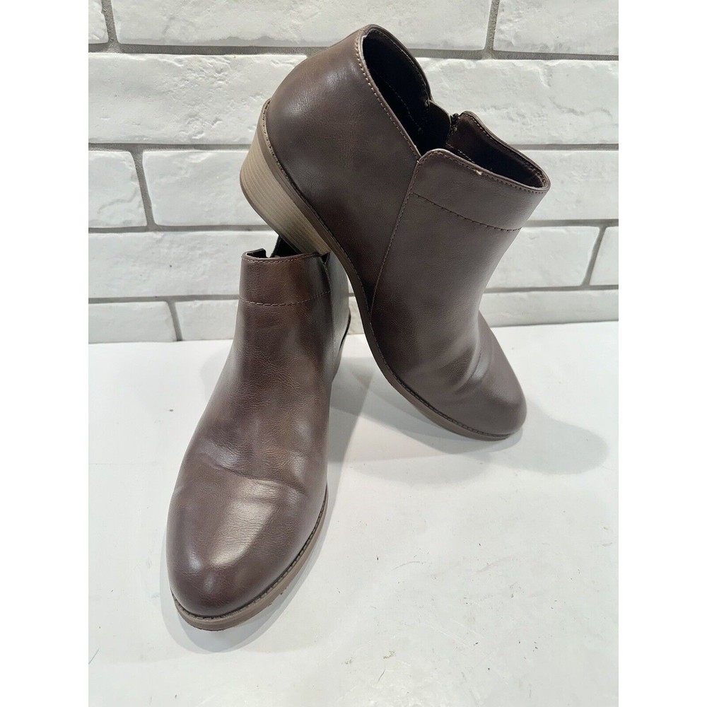 Time and Tru Women's Side Zipper Bootie Shoes size 11 Brown Memory Foam‎